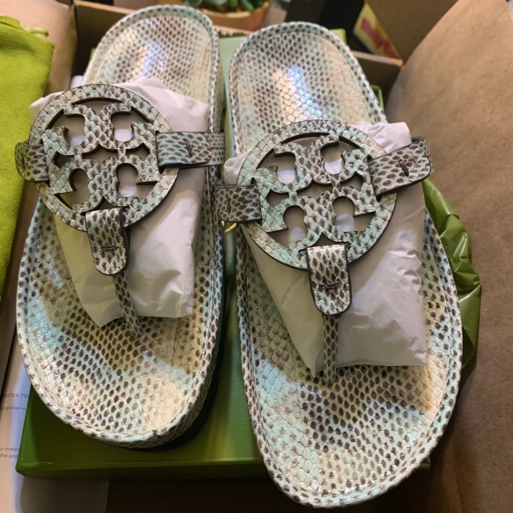 Stylish Snakeskin Pattern Sandals